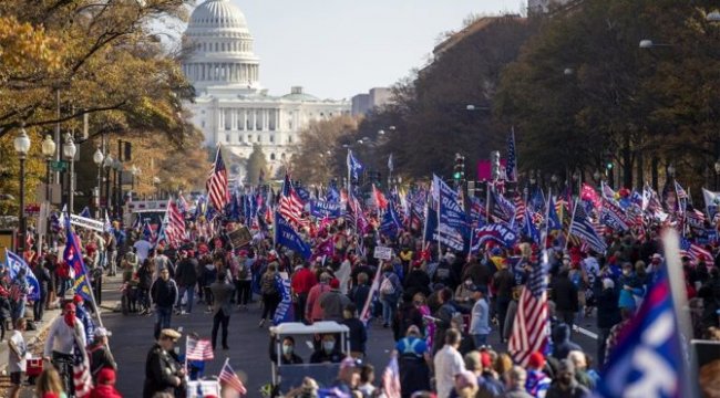 ABD'de Trump destekçileri sokaklara döküldü