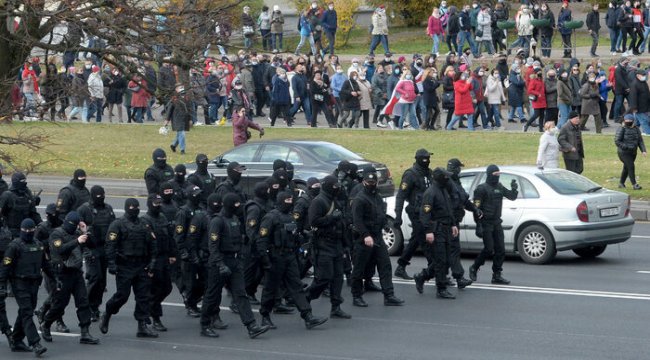 Belarus sokakları yine karıştı