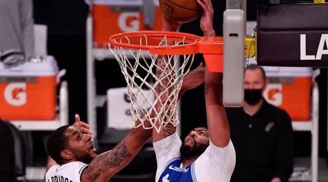 NBA'de Gecenin Sonuçları | Spurs, Lakers'ın galibiyet serisine son verdi!