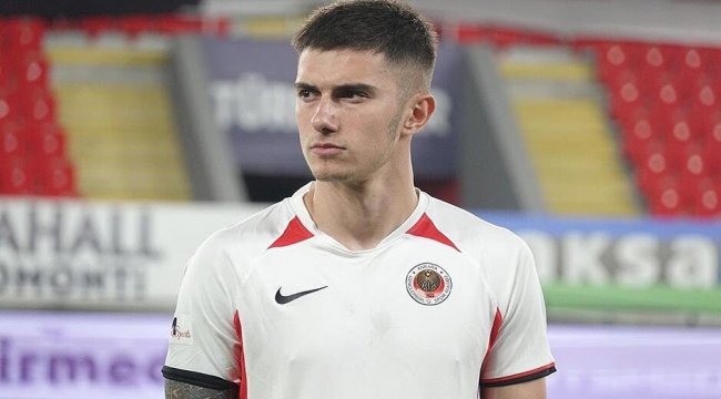 Trabzonspor, Berat Özdemir transferini bitirdi