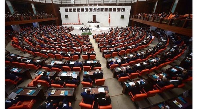 MHP'nin 'HDP kapatılsın' çağrısı karşısında AKP'de hangi görüş ağırlık kazanıyor?