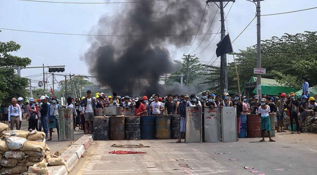 Myanmar'da darbeye karşı yeni hamle: Halk ordusu kurmaya hazırlanıyorlar