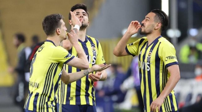 Fenerbahçe Beşiktaş'ın peşini bırakmıyor