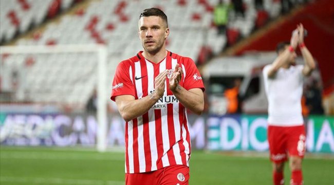 Antalyaspor'da Lukas Podolski ve Ersan Adem Gülüm'le yollar ayrıldı