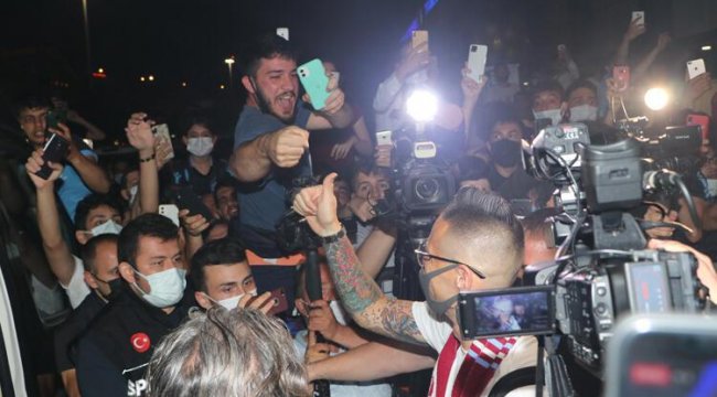 Trabzonspor'un yıldız transferi Marek Hamsik, imza için şehre geldi