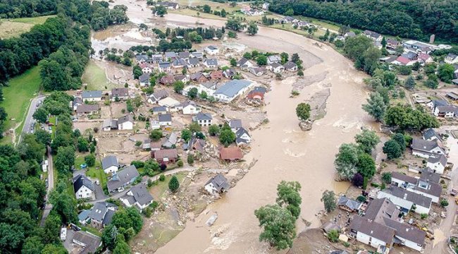 Almanya'da yüzyılın afeti: Can kaybı 100'ü geçti, 1.300 kişi kayıp