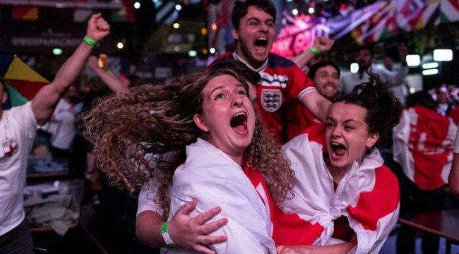 EURO 2020 yarı finali İngiliz basınında: '60 yaşından küçükler bu duyguyu ilk kez tadacak'