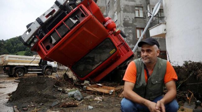 Felaketi yaşayan Artvin'de sel gitti, çamur kaldı! "Hiçbir şeyimiz kalmadı"