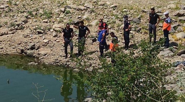 Kayıp öğretmenin cansız bedeni gölette bulundu