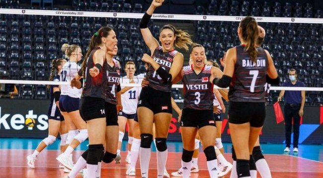 Finlandiya'yı 3-0 yenen Türkiye, Avrupa Voleybol Şampiyonası'nda 4'te 4 yaptı