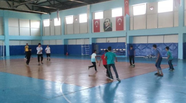 Beşiri Yaz Kur'an kursu öğrencileri sportif faaliyetlerle güzel vakit geçiriyor