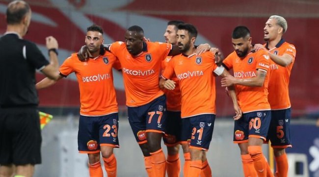 Fenerbahçe Başakşehir'e 2 golle yenildi