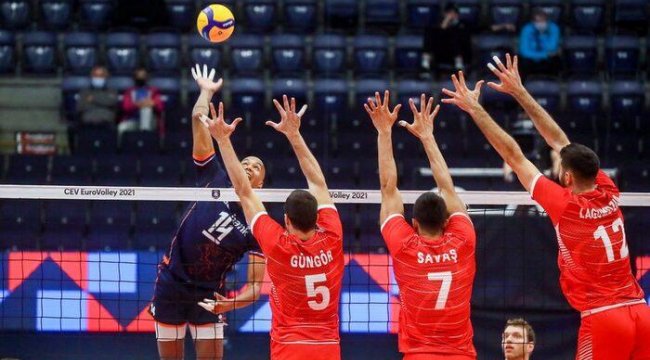 Türkiye A Milli Voleybol Takımı Avrupa Şampiyonası'nda Hollanda'ya 3-1 mağlup oldu