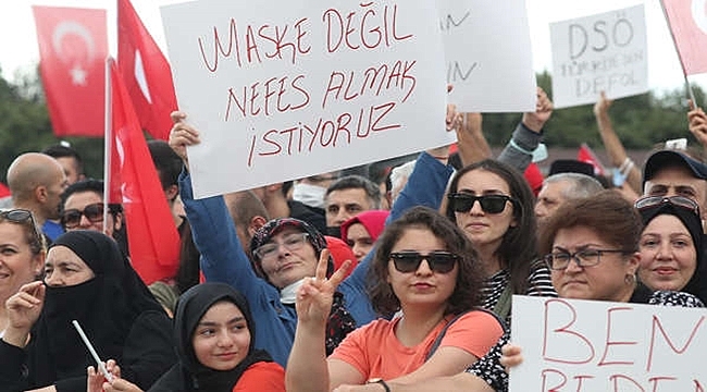 Türkiye'nin Tüm Renkleri Aşı Karşıtları Mitinginde Birleşti