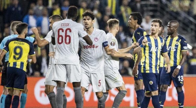 Fenerbahçe yenildi, futbolcular ıslıklandı