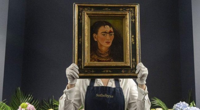 Frida Kahlo'nun otoportresi rekor fiyata satıldı