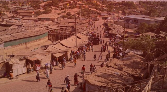 Arakanlı Müslümanların yaşadığı kamptaki yangında bin 200 ev küle döndü