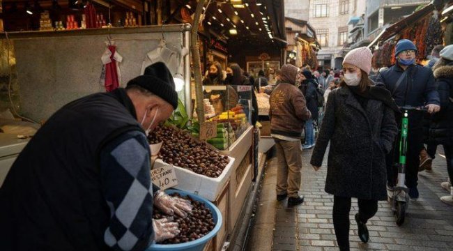 Covid: Türkiye'de vaka sayısı 95 bine yaklaşarak yeni bir zirveyi gördü