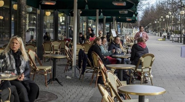 Norveç maske dahil tüm koronavirüs kısıtlamalarını kaldırdı