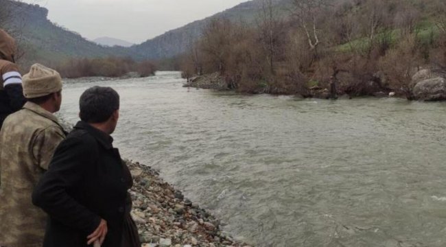 Hakkari'de Asker Görev değişimi sırasında dereye düşüp Kayboldu