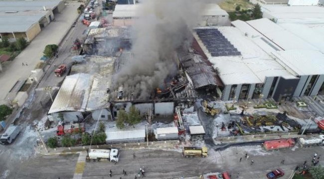 Diyarbakır'da kozmetik firması imalathanesinde yangın 