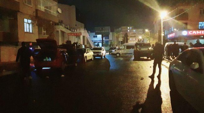 Diyarbakır'da sokak ortasında silahlı çatışma: 1 Ölü 2 Yaralı