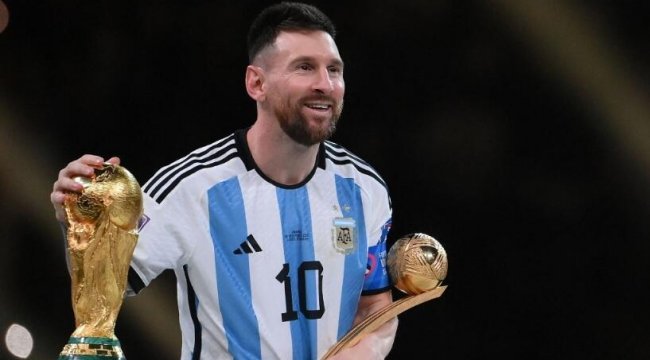 Lionel Messi sözleşmesini 1 yıl daha uzattı