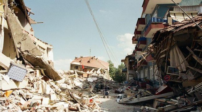 1999 Gölcük depremi kaç şiddetindeydi? 17 Ağustos 1999 depremi İstanbul yıkılan bina sayısı kaçtı?