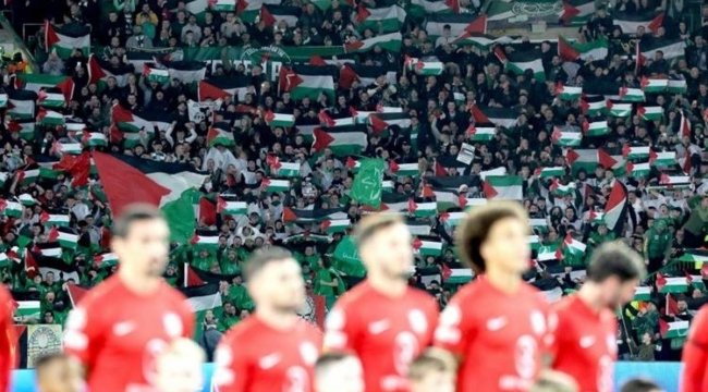 Celtic taraftarları UEFA'ya rağmen Şampiyonlar liginde de Filistin'e destek verdi