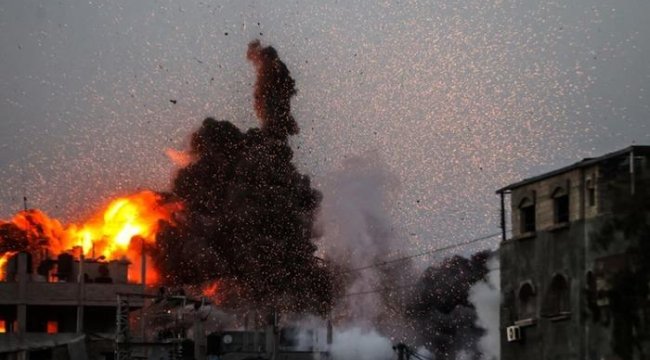 Katil İsrail, kana doymuyor! Yine mülteci kamplarını vurdular