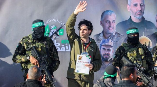 Esir takasında dördüncü tur: Hamas 2 İsrailliyi bıraktı! İsrail'den beklenmedik hamle geldi